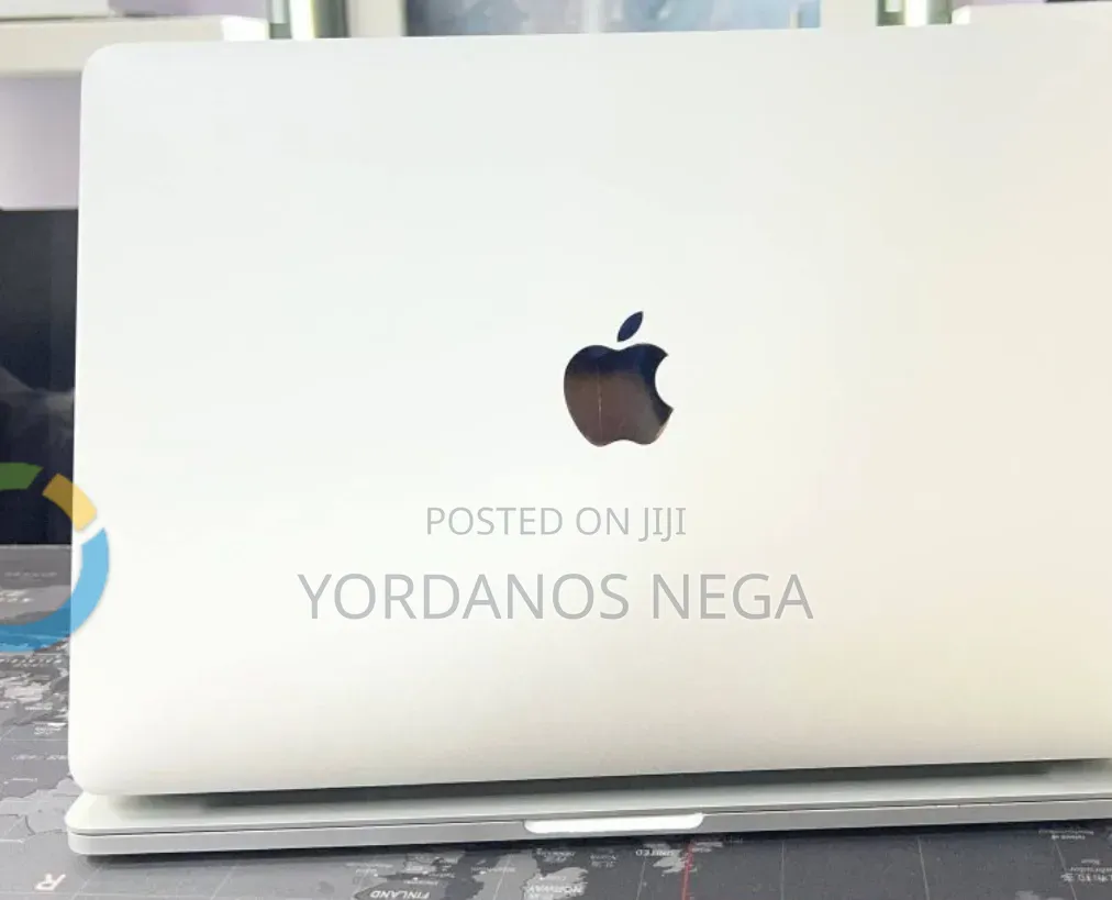 New Laptop Apple MacBook Pro 2022 M2 16GB Apple M2 SSD 256GB