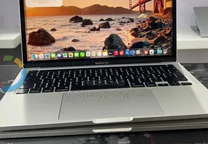 New Laptop Apple MacBook Pro 2022 M2 16GB Apple M2 SSD 256GB
