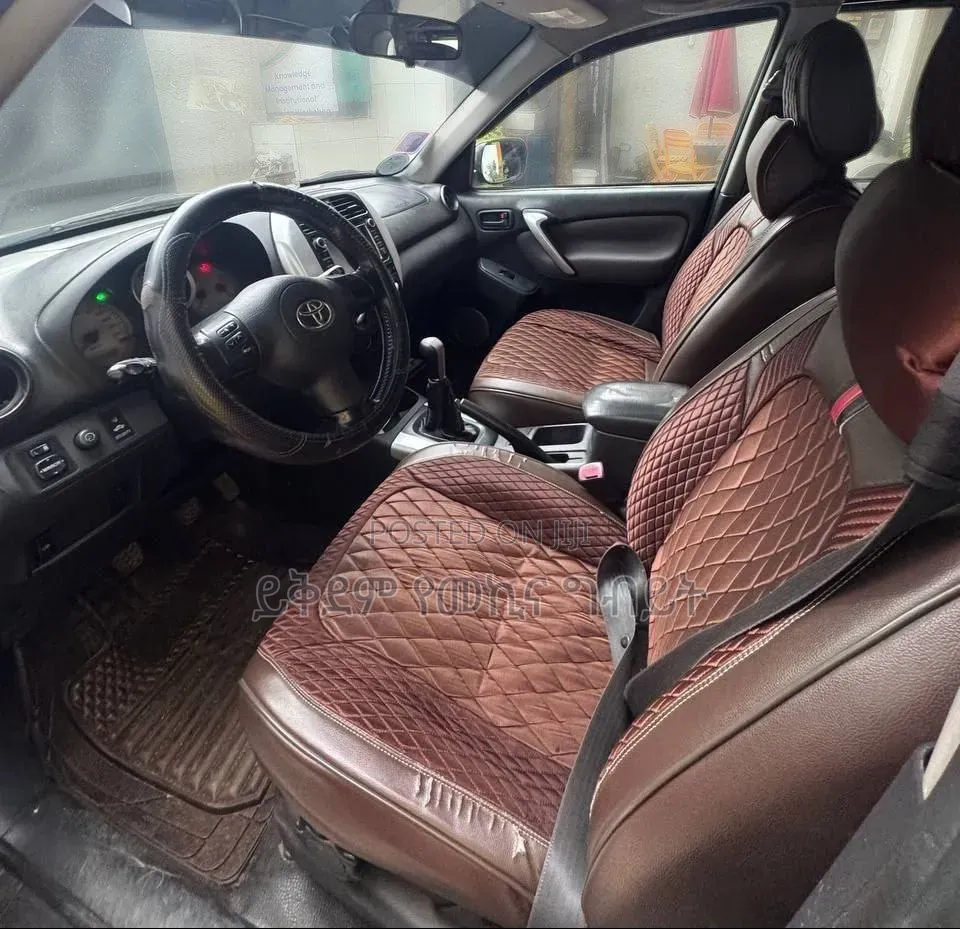 Toyota RAV4 1.8 2005 Black