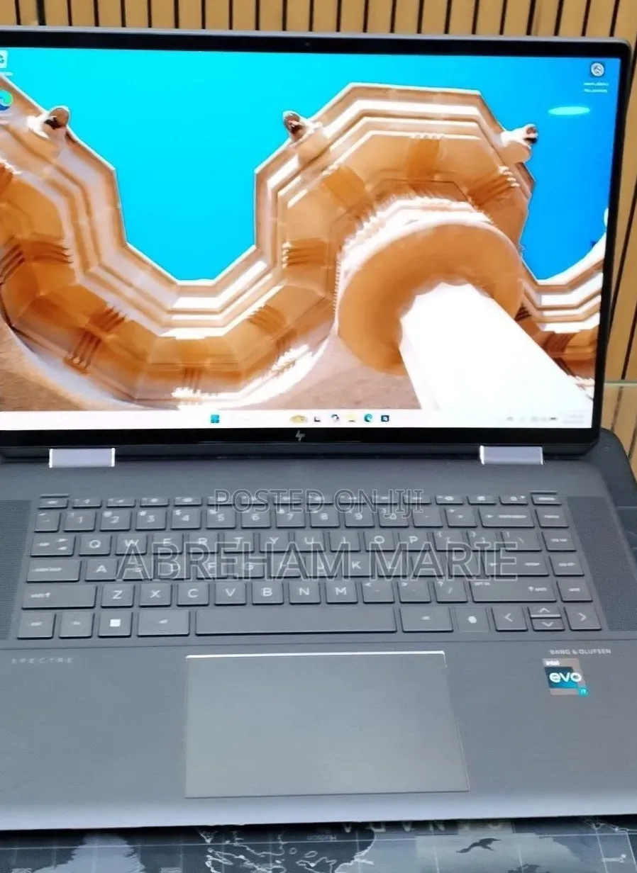 New Laptop HP Spectre X360 16GB Intel Core i7 SSD 512GB