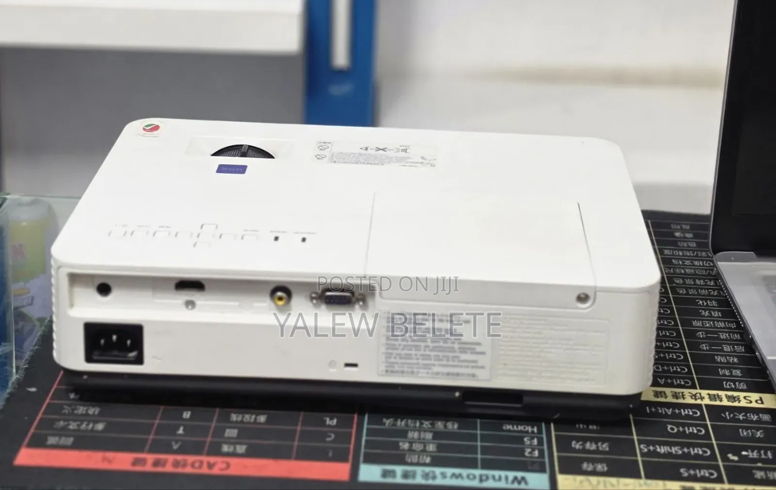 Sony Projector
model Name VPL-Dx221