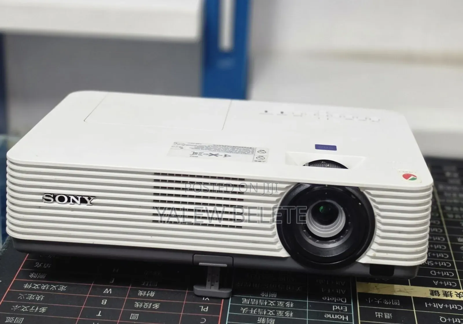Sony Projector
model Name VPL-Dx221