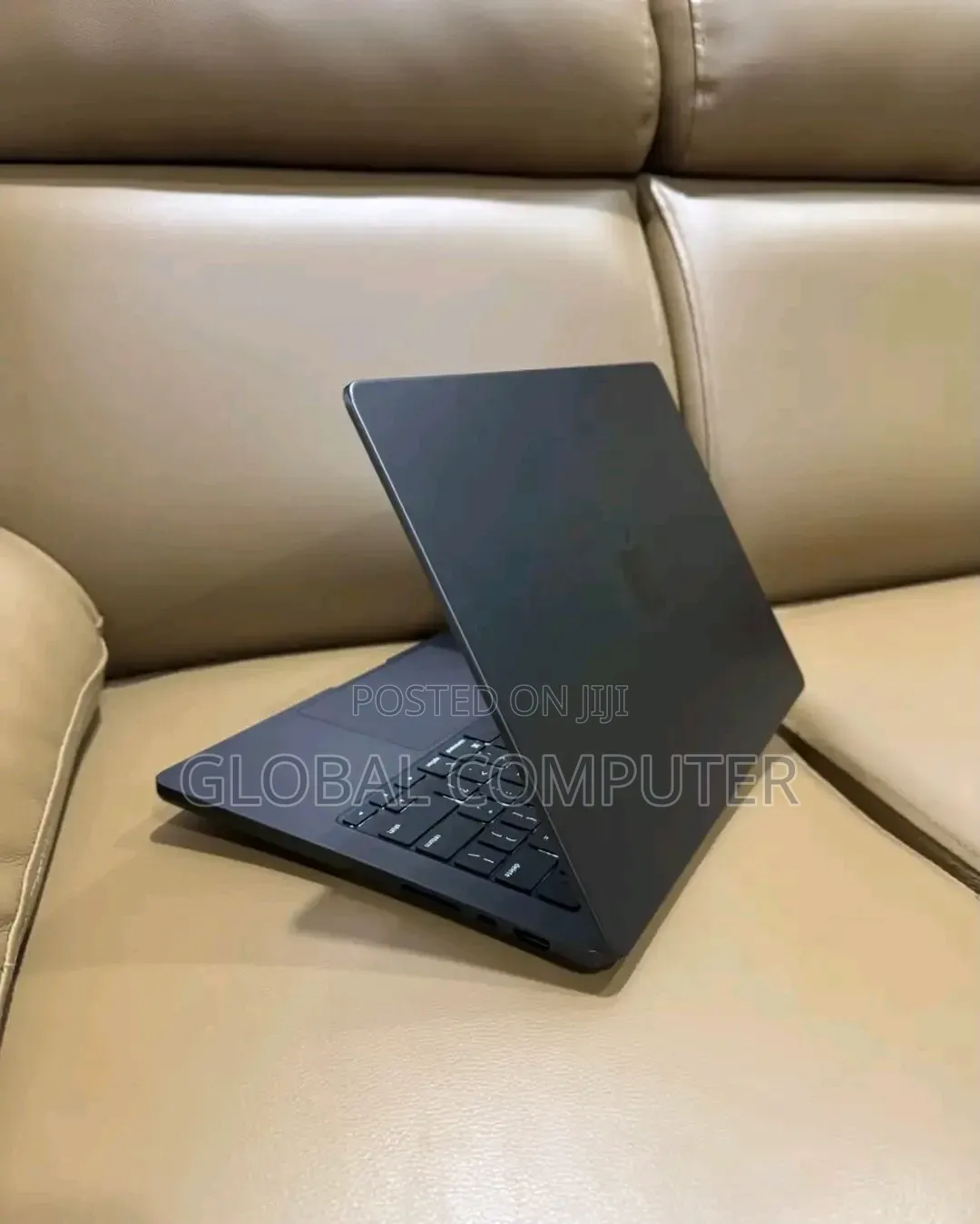 New Laptop Apple MacBook Pro 2024 M4 16GB Apple M4 SSD 512GB