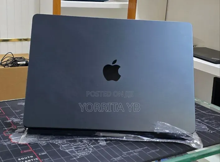 New Laptop Apple MacBook Pro 2026 M5 Max 16GB SSD 512GB