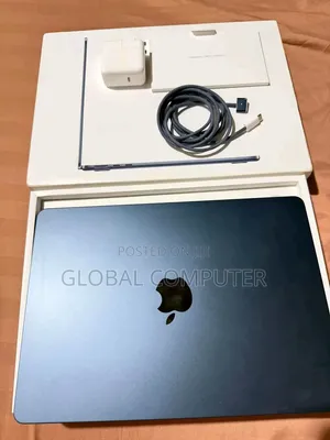 New Laptop Apple MacBook Air 2024 M3 8GB Apple M3 SSD 256GB