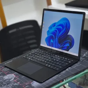 New Laptop Microsoft Surface 16GB Intel Core i7 SSD 512GB