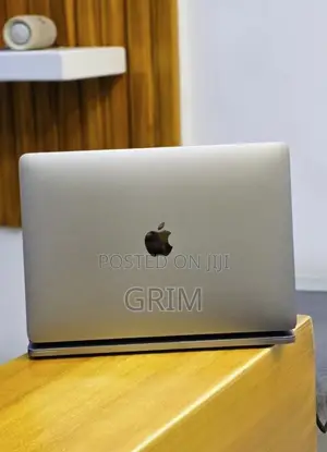 New Laptop Apple MacBook Pro 2019 16GB Intel Core i5 SSD 512GB