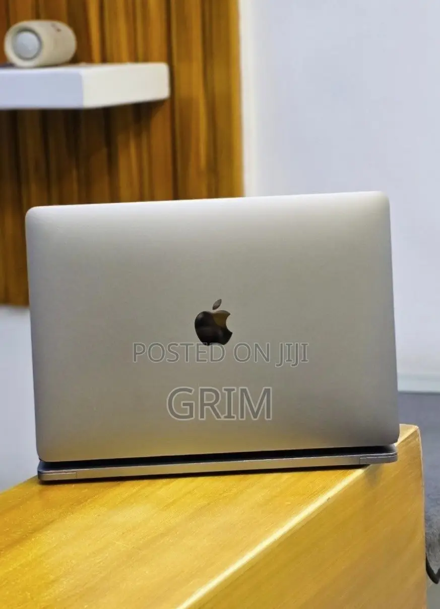 New Laptop Apple MacBook Pro 2019 16GB Intel Core i5 SSD 512GB