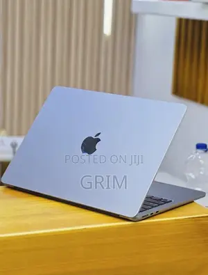 New Laptop Apple MacBook Air 2022 M2 8GB Apple M2 SSD 256GB