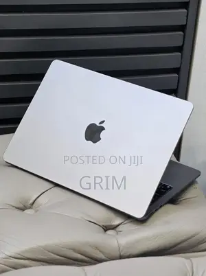 New Laptop Apple MacBook Air 2022 M2 8GB Apple M2 SSD 256GB
