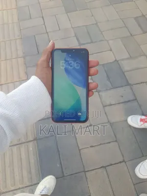 Apple iPhone 11 64 GB Red