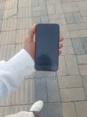 Apple iPhone 11 64 GB Red