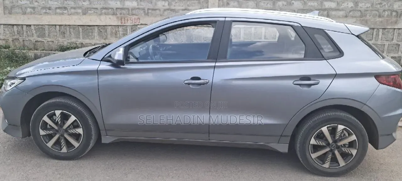 BYD E2 43 kWh 94 hp FWD 2025 Silver