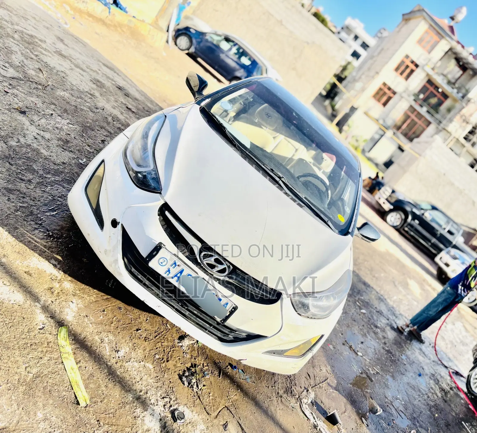Hyundai Elantra Limited Sedan FWD (1.8L 4cyl 6A) 2013 White