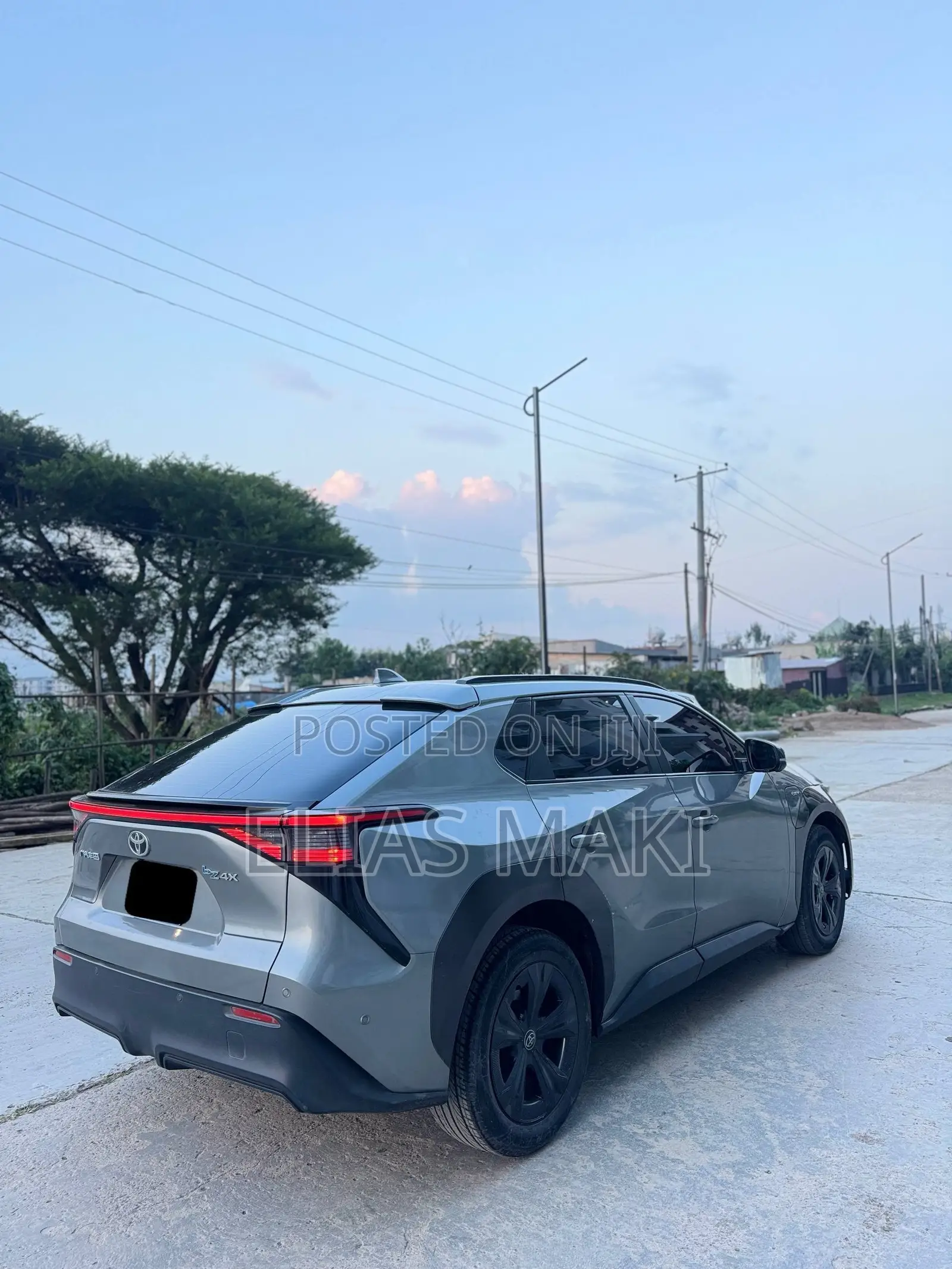 Toyota bZ4X Limited AWD 2024 Gray