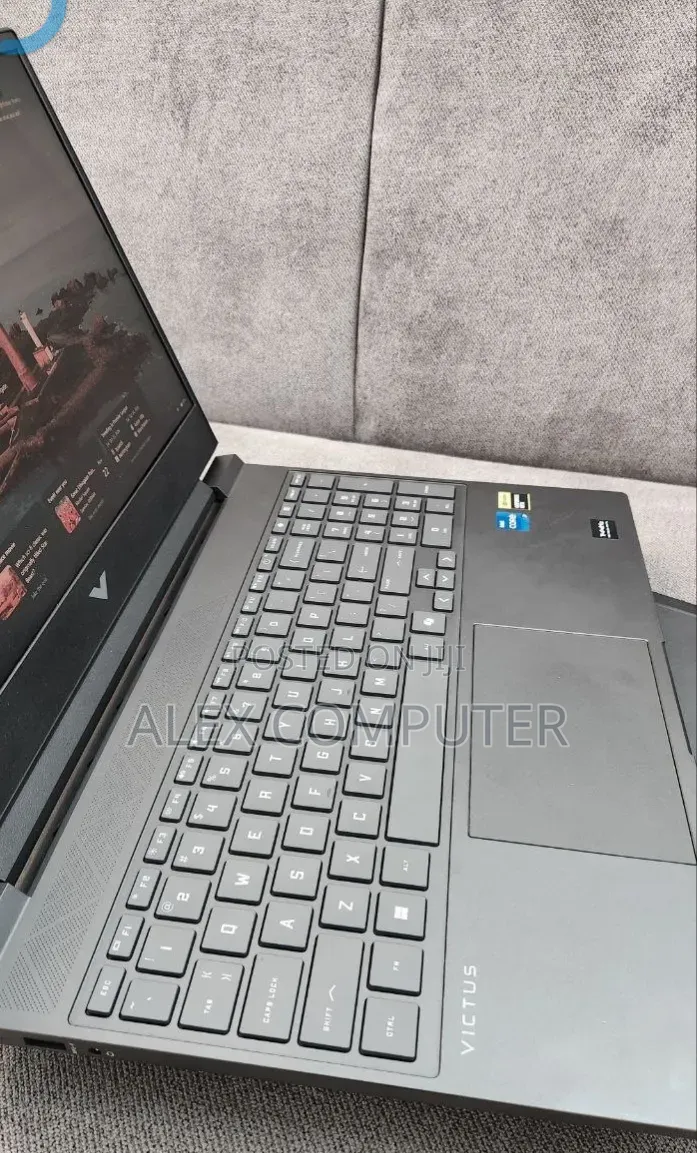New Laptop HP Victus 15 16GB Intel Core i7 SSD 1T