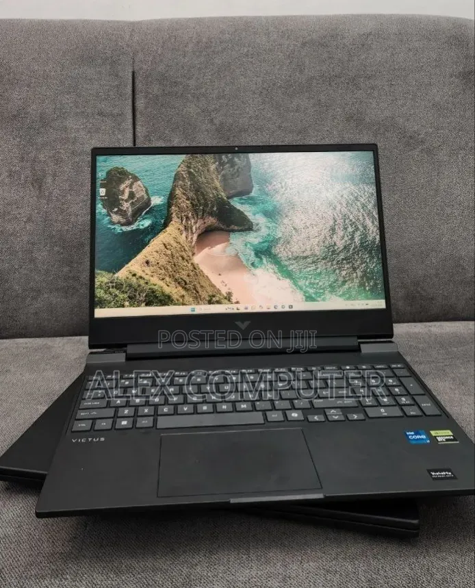 New Laptop HP Victus 15 16GB Intel Core i7 SSD 1T