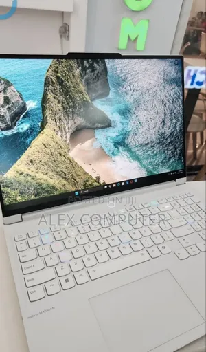 New Laptop Lenovo Legion Pro 7 16GB Intel Core i7 SSD 1T