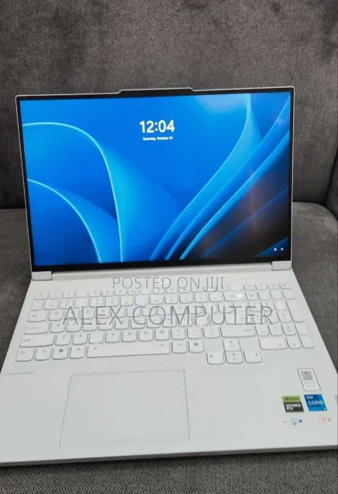 New Laptop Lenovo Legion Pro 7 16GB Intel Core i7 SSD 1T
