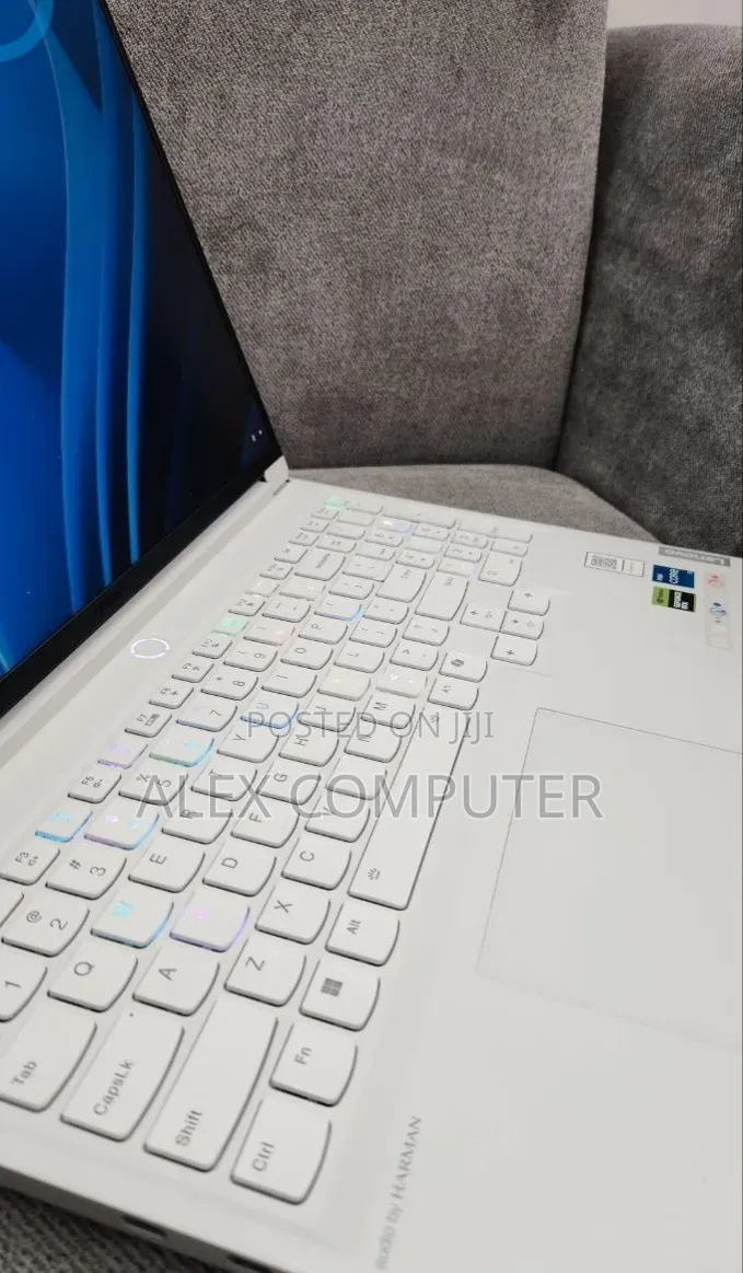 New Laptop Lenovo Legion Pro 7 16GB Intel Core i7 SSD 1T