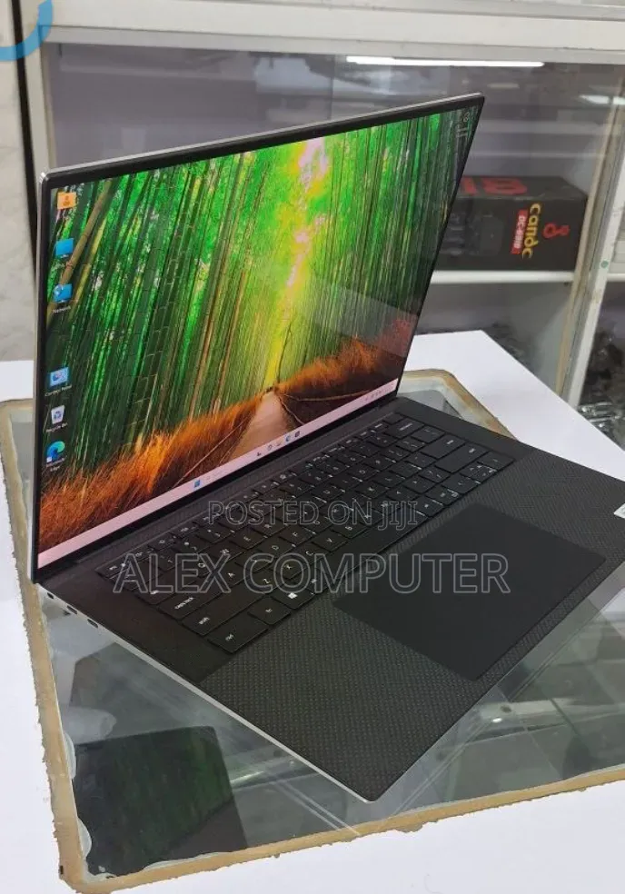 New Laptop Dell XPS 15 16GB Intel Core i7 SSD 512GB