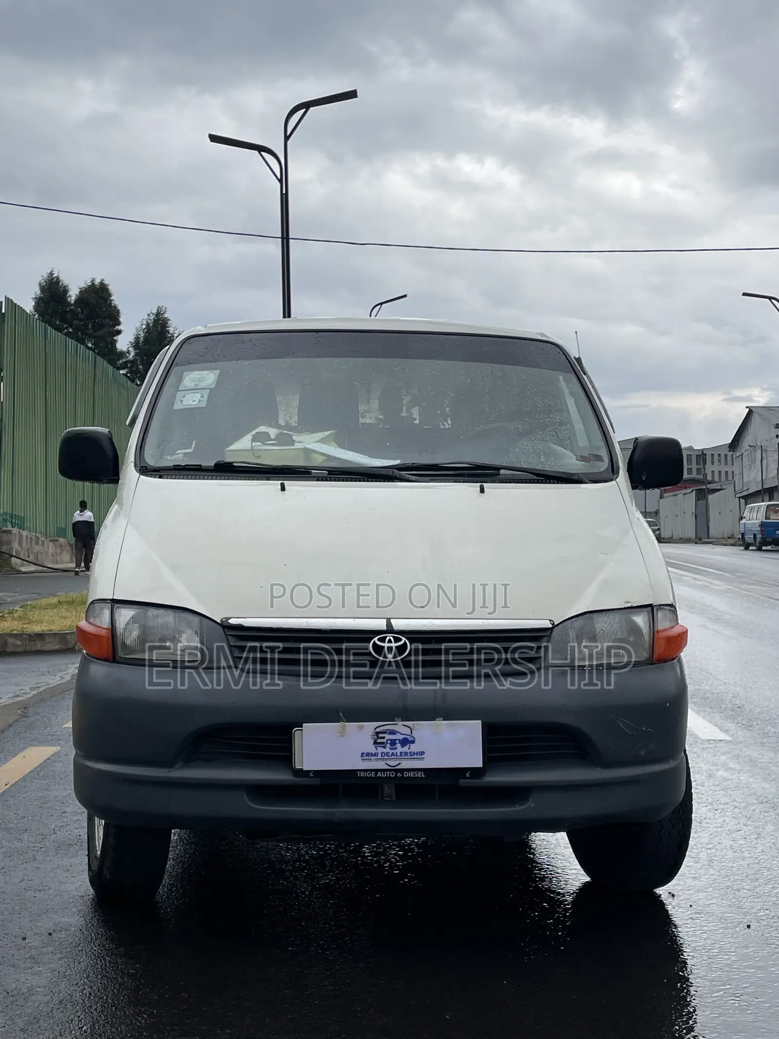 Toyota HiAce 2006 White