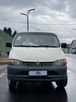 Toyota HiAce 2006 White