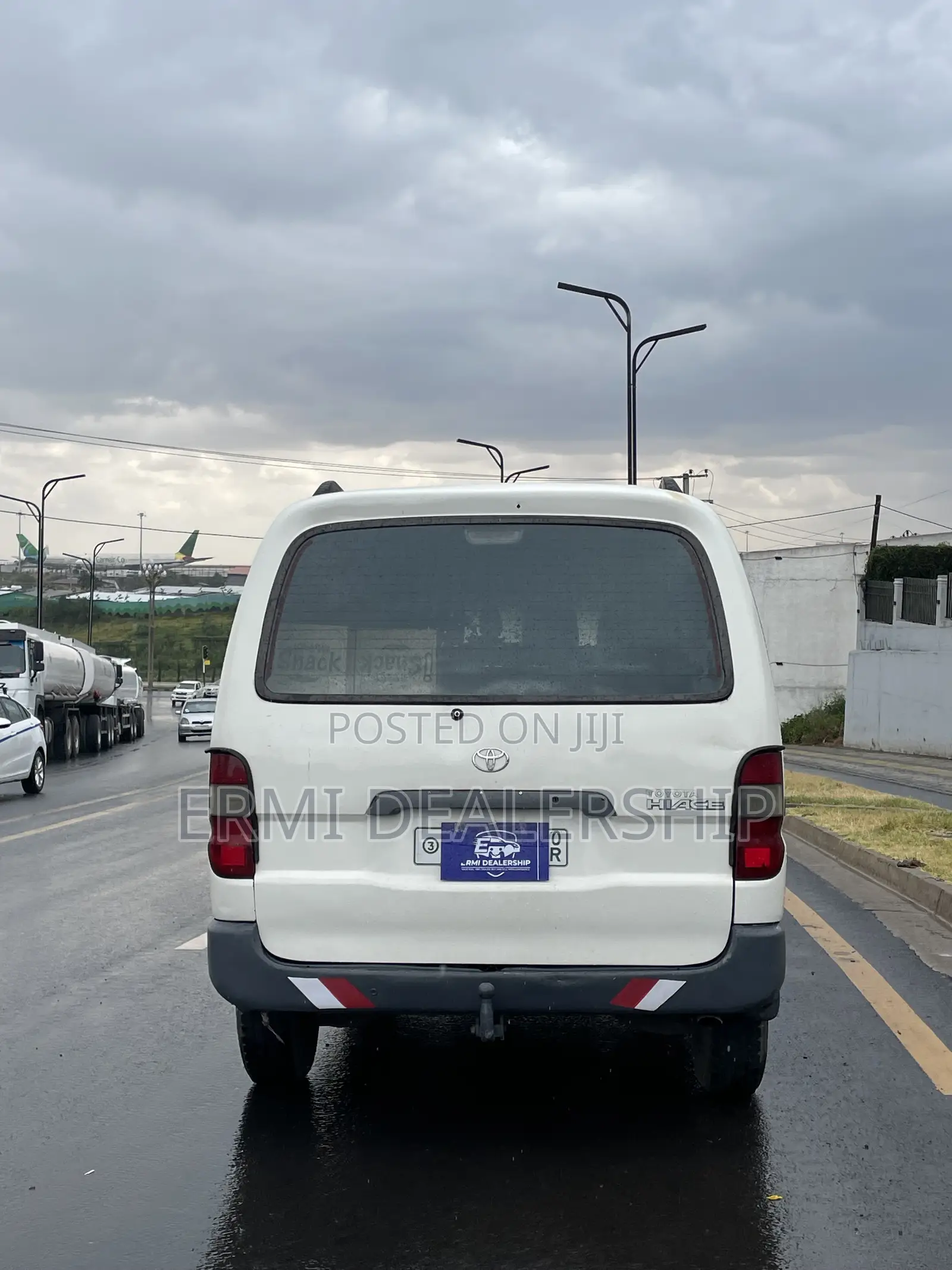 Toyota HiAce 2006 White