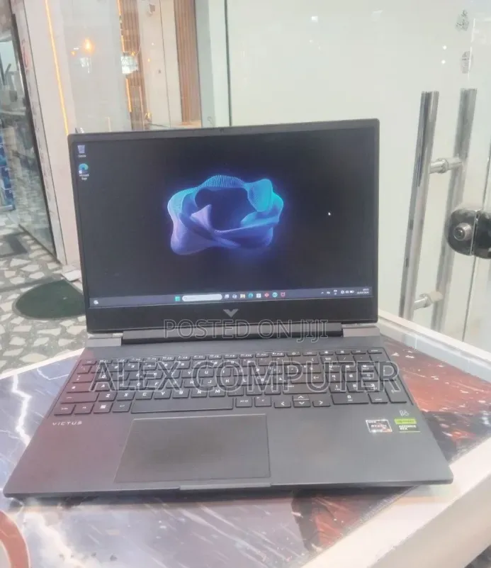 New Laptop HP Victus 16 16GB AMD Ryzen 5 SSD 512GB