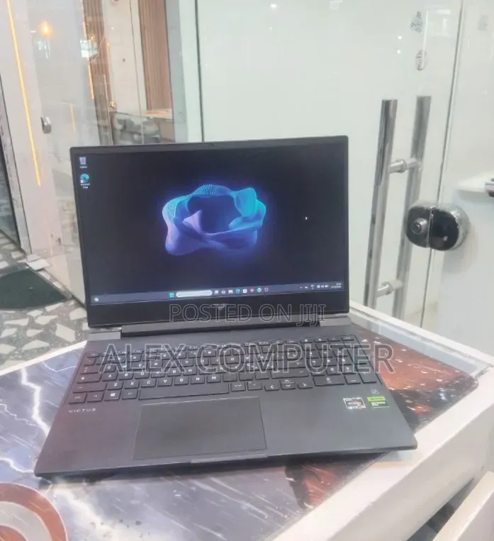 New Laptop HP Victus 16 16GB AMD Ryzen 5 SSD 512GB