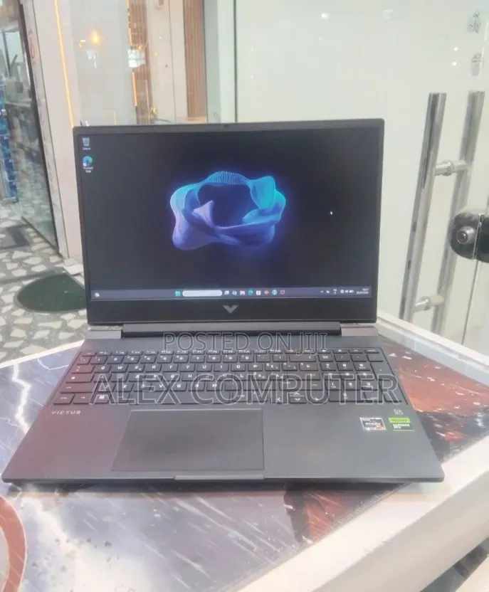 New Laptop HP Victus 16 16GB AMD Ryzen 5 SSD 512GB