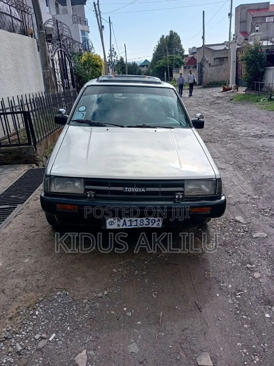 Toyota Corolla 1987 Gray