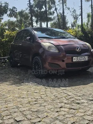 Toyota Yaris 2010 Brown