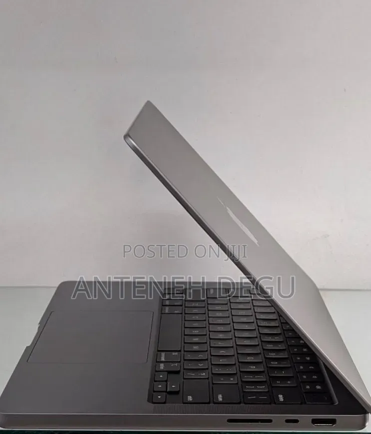 New Laptop Apple MacBook Pro 2021 M1 16GB Apple M1 Pro SSD 512GB