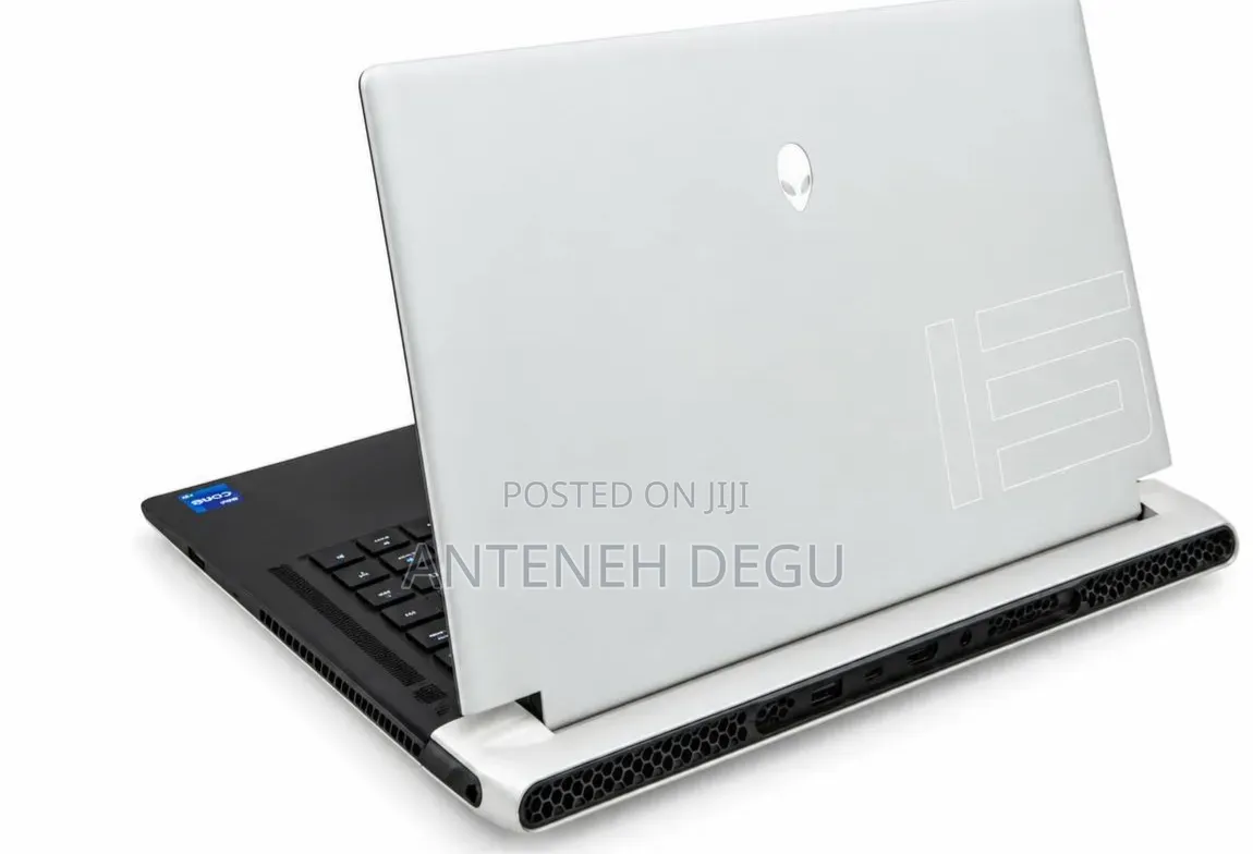 New Laptop Alienware X15 r2 16GB Intel Core i7 SSD 1T