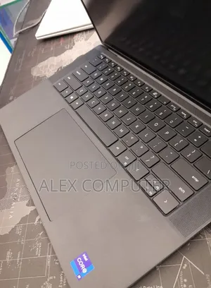 New Laptop Dell Precision 5560 16GB Intel Core i9 SSD 512GB