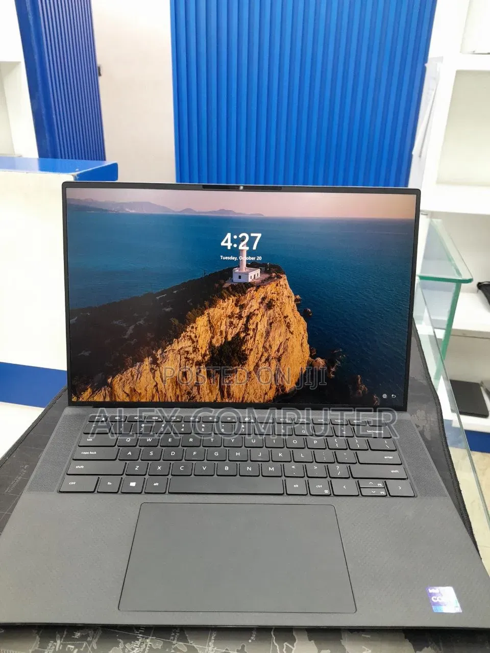 New Laptop Dell Precision 5560 16GB Intel Core i9 SSD 512GB