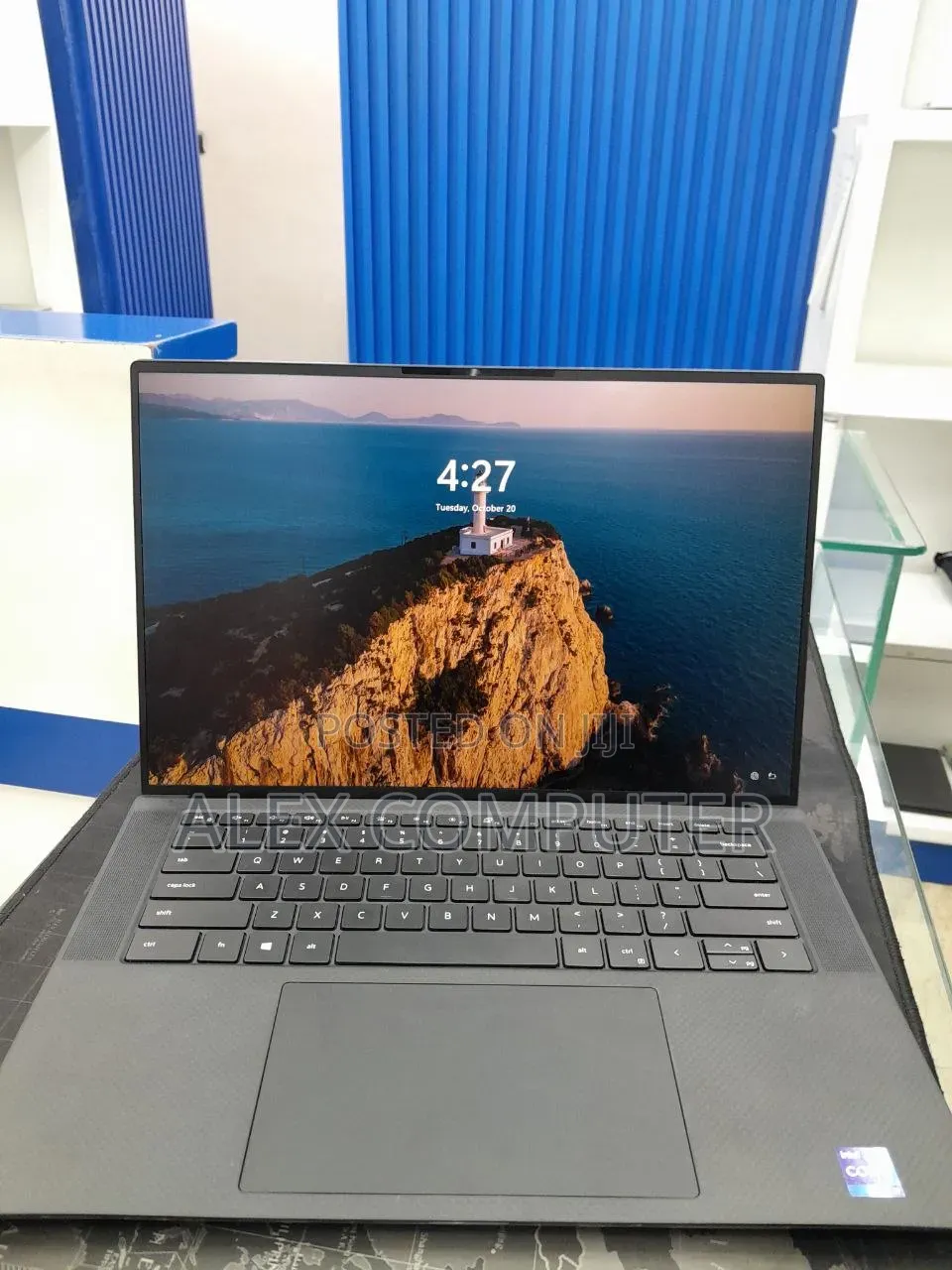 New Laptop Dell Precision 5560 16GB Intel Core i9 SSD 512GB