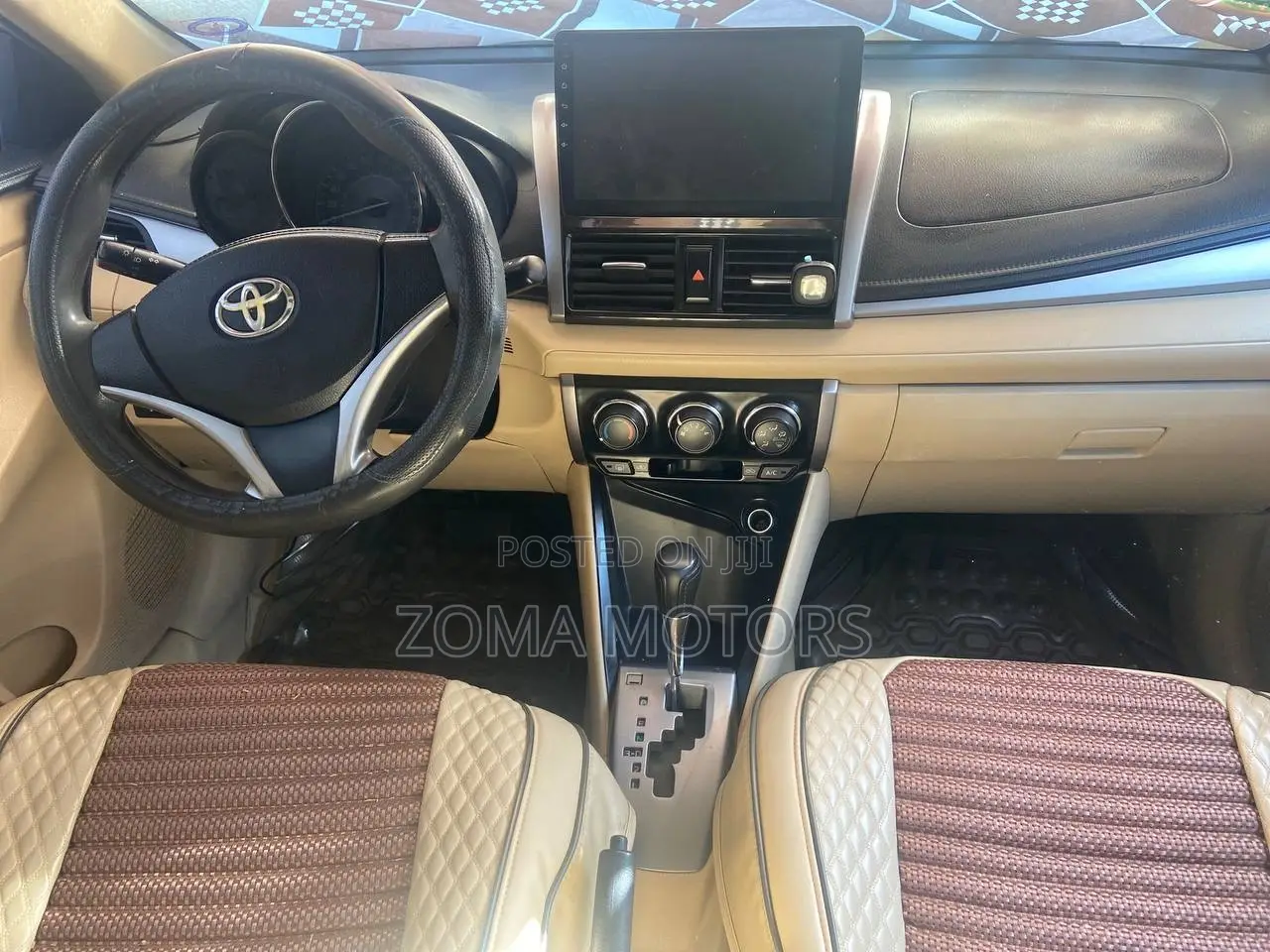 Toyota Yaris SE Hatchback 5dr 2015 Silver
