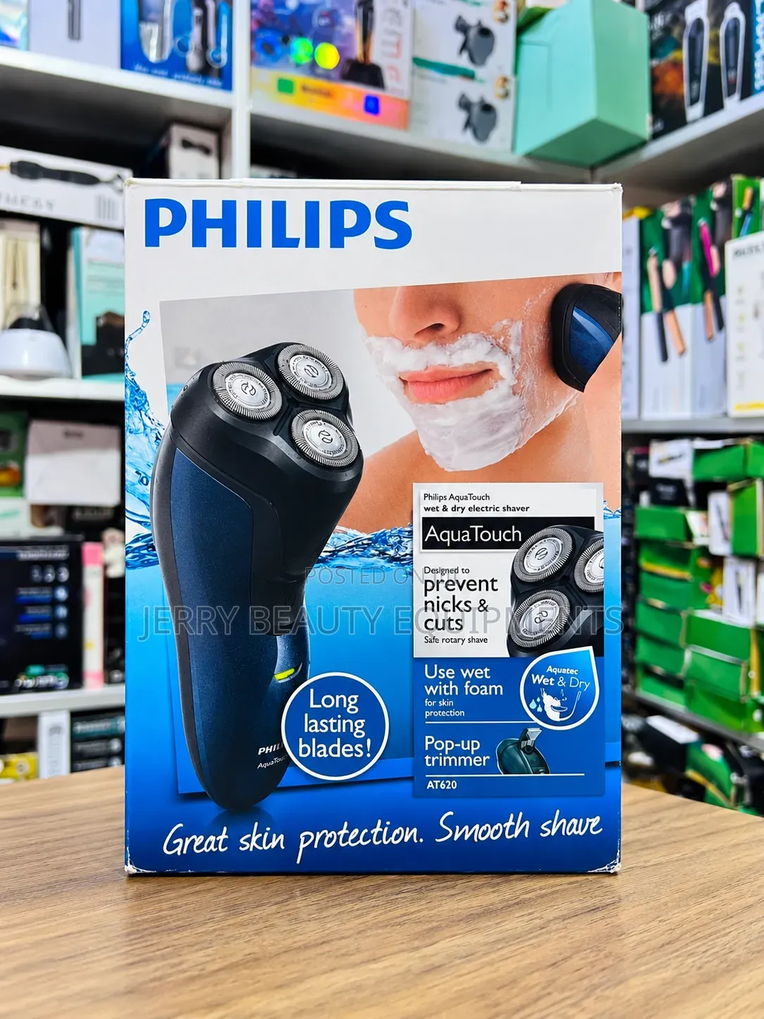 Philips Aqua Touch Wet and Dry Shaver AT620
