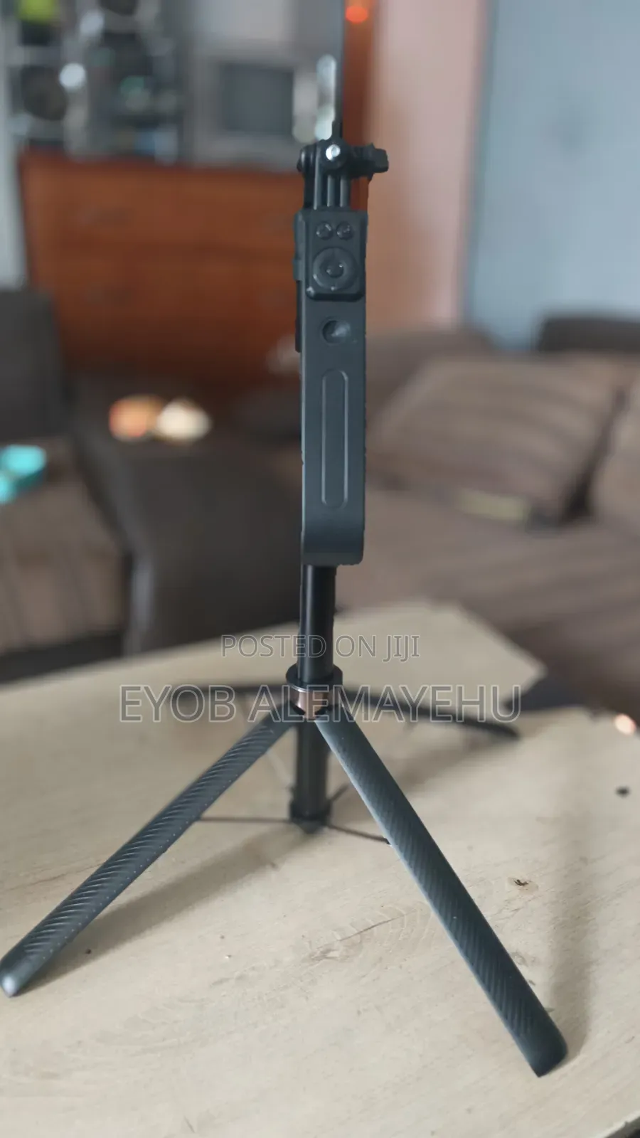 · C12 Smart Selfie Stick With AI Tracking & 1.8M Extension