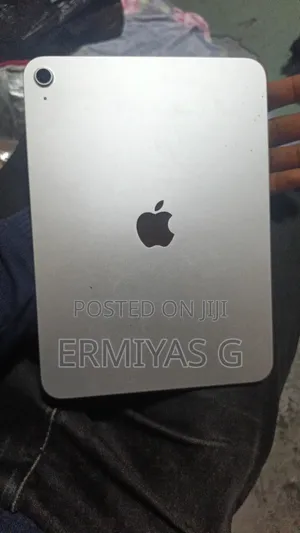 New Apple iPad (2025) 128 GB Silver
