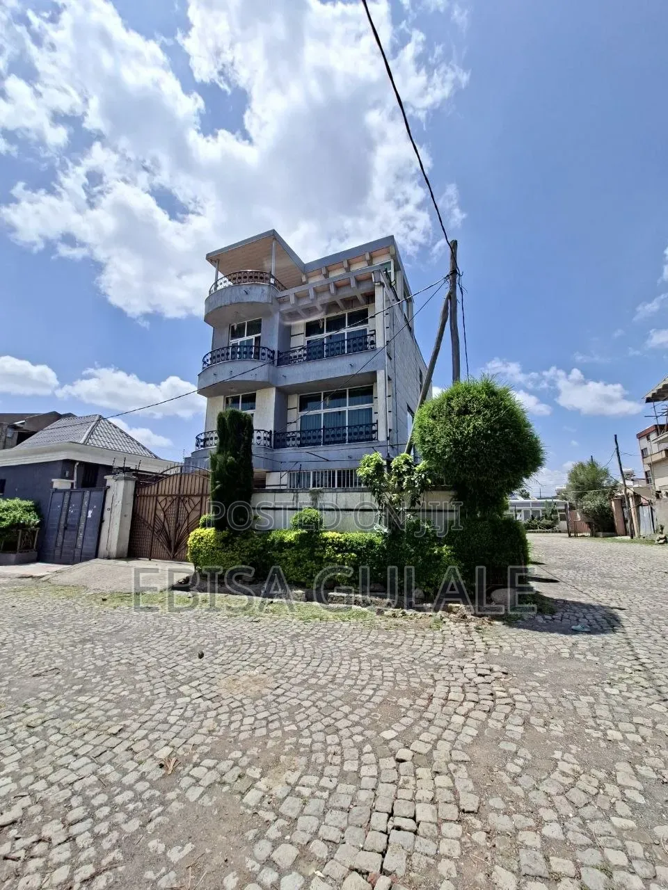 Furnished 6bdrm Townhouse/Terrace in Oromia-Finfinne for sale