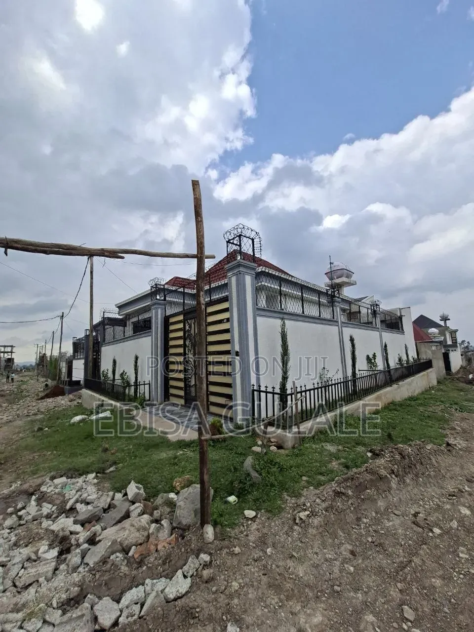 Furnished 6bdrm Farm House in Oromia-Finfinne for sale