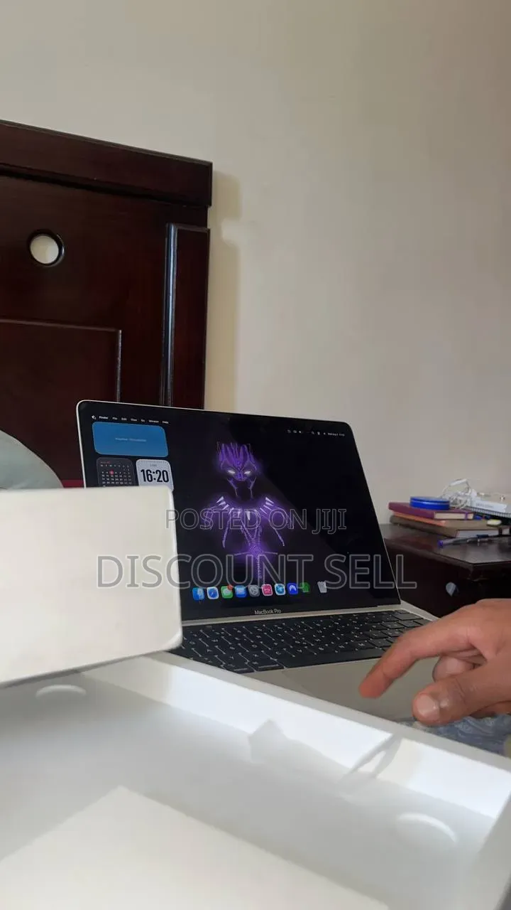 Laptop Apple MacBook Pro 2020 16GB Intel Core i5 SSD 1T
