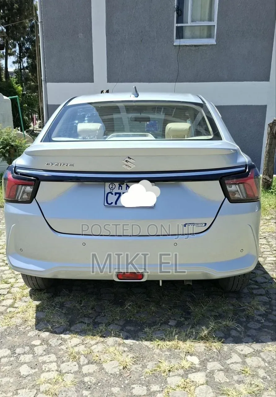Suzuki Dzire 2025 Silver