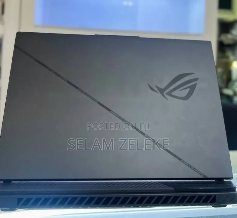 New Laptop Asus ROG Strix G16 16GB Intel Core i9 SSD 1T
