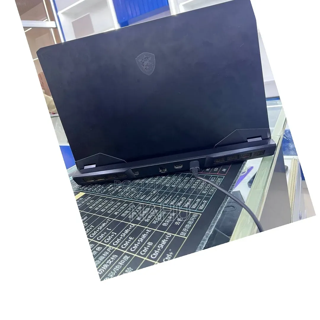 New Laptop MSI GP75 Leopard 16GB Intel Core i7 SSD 512GB