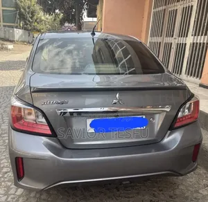 Mitsubishi Attrage 2022 Silver