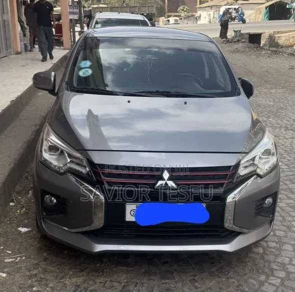 Mitsubishi Attrage 2022 Silver